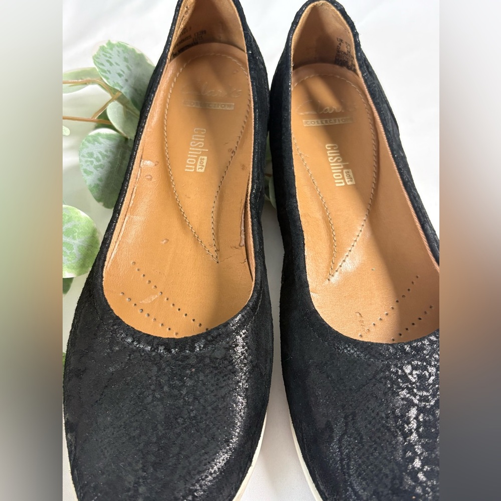 Clarks Black Women's Flats - Picture 4 of 8